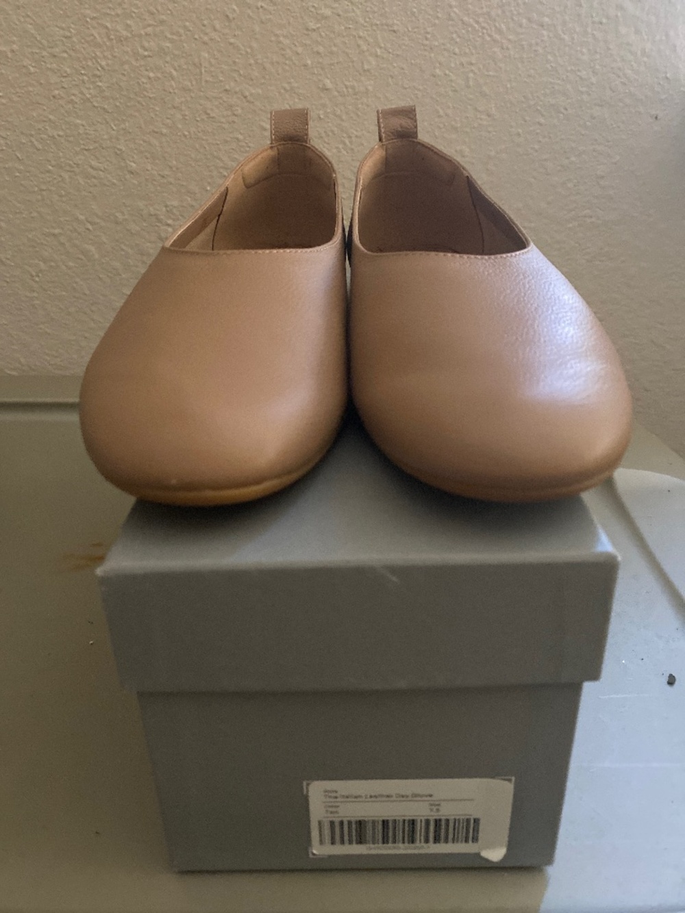 Everlane Dayflobe Tan size 7.5